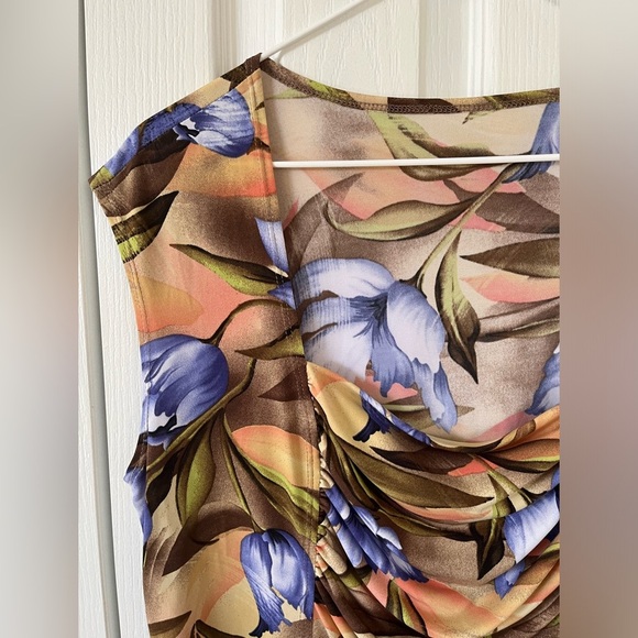 Floral Cap Sleeve Blouse - Picture 2 of 3